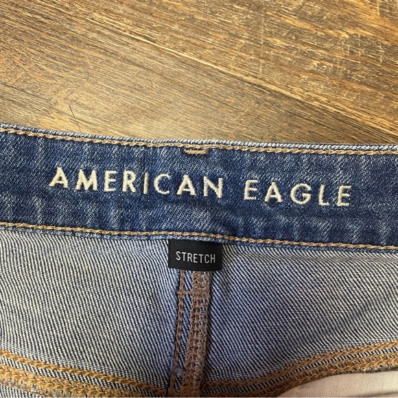 American Eagle Mom Straight Jean Womens Size 10 Stretch Distressed Ripped Blue - Picture 4 of 10